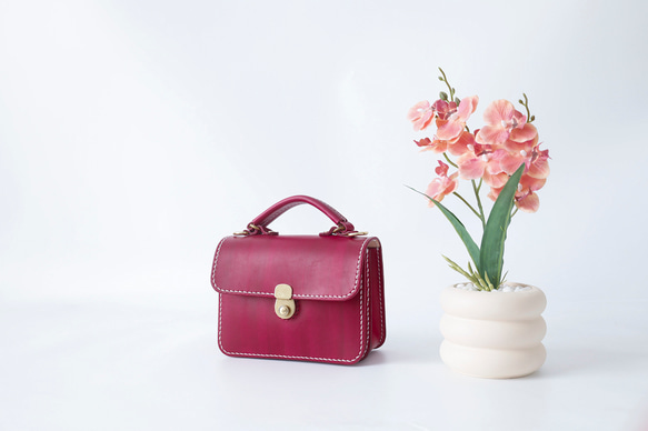 アメミンさま専用【美品　高級感漂う美しい本革】ショルダーバッグ赤　筒型　刻印 Mimi ミミ グレイン ベジタブル タンニンレザー ショルダーバッグ