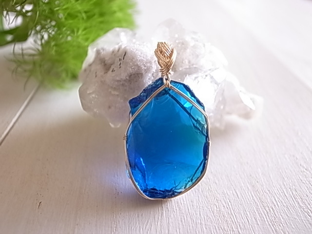 アンダラクリスタル　タンザナイトファイアー　ペンダントトップ　14kgf　シェラネバダ産