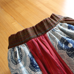 Creema 限量版 * 獨一無二 * 花卉圖案變換是其主要特色 * 條紋縫線圖案 * 長裙 * 色彩搭配 第6張的照片