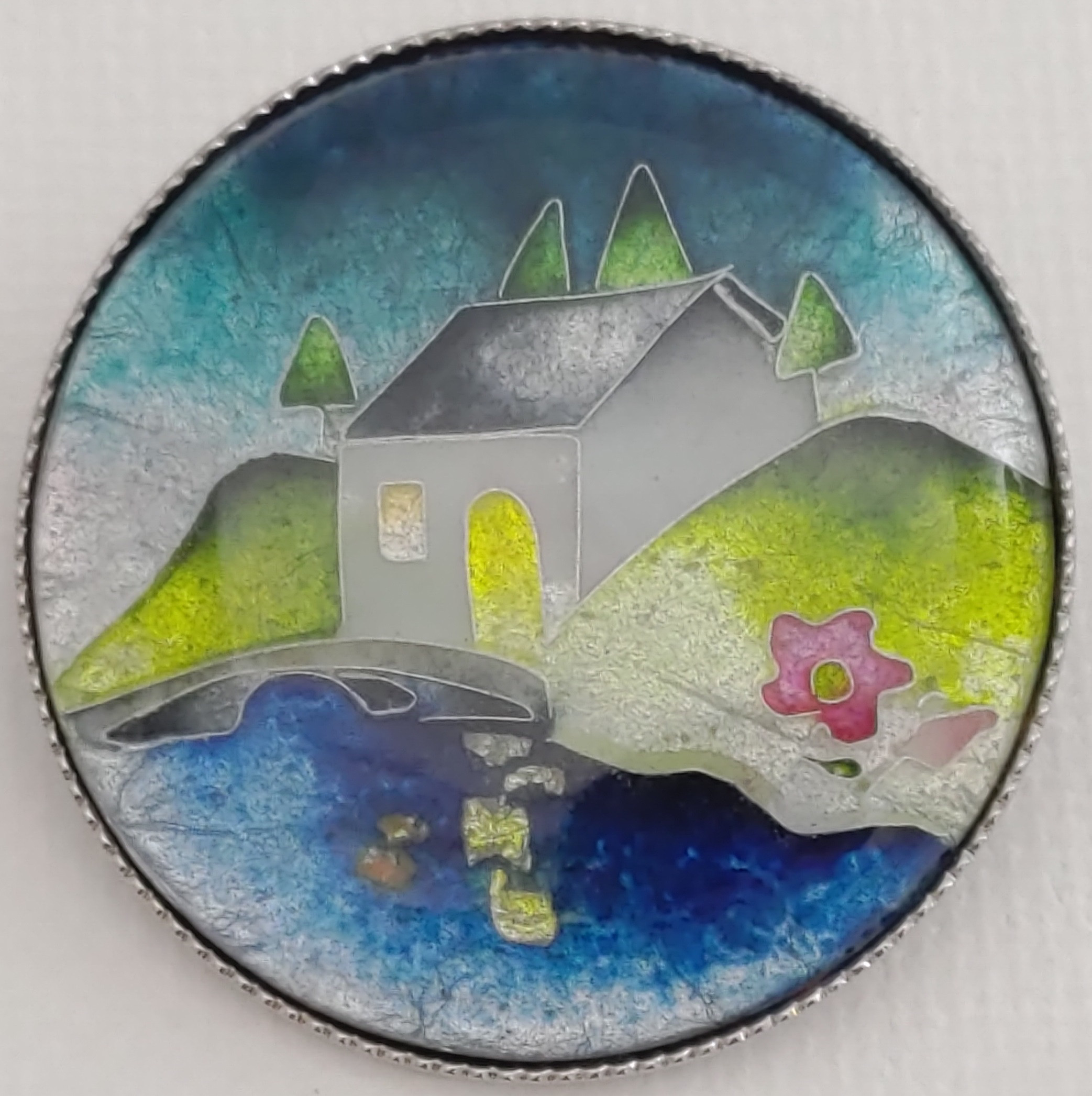七宝焼きブローチ 【湖畔に佇む家】