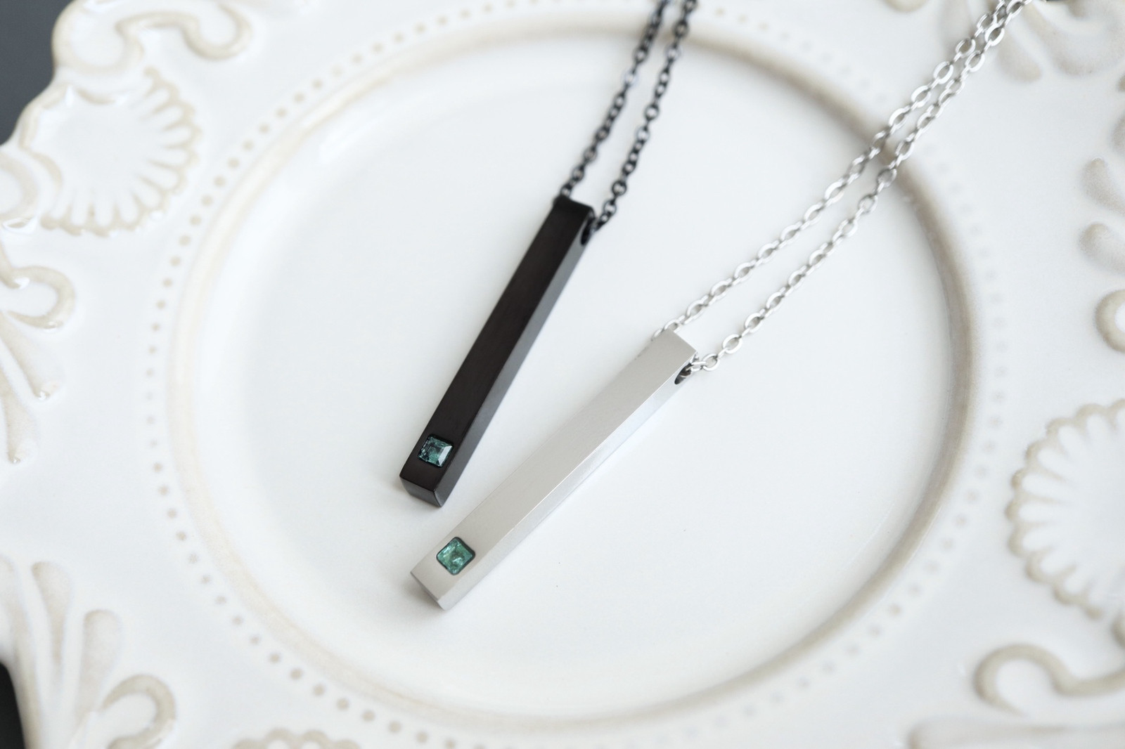 【刻印•名入れ】エメラルドのペアペンダント＊天然石＊誕生石＊サージカルステンレス【Luminous】