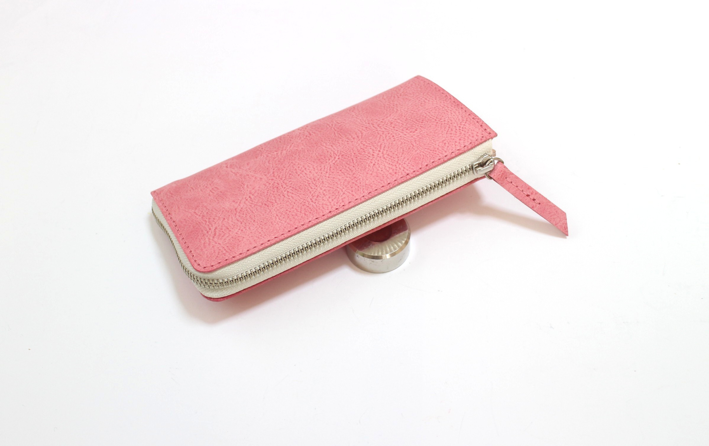 小さめL字ファスナー長財布　小銭が取り出しやすい　ピンク