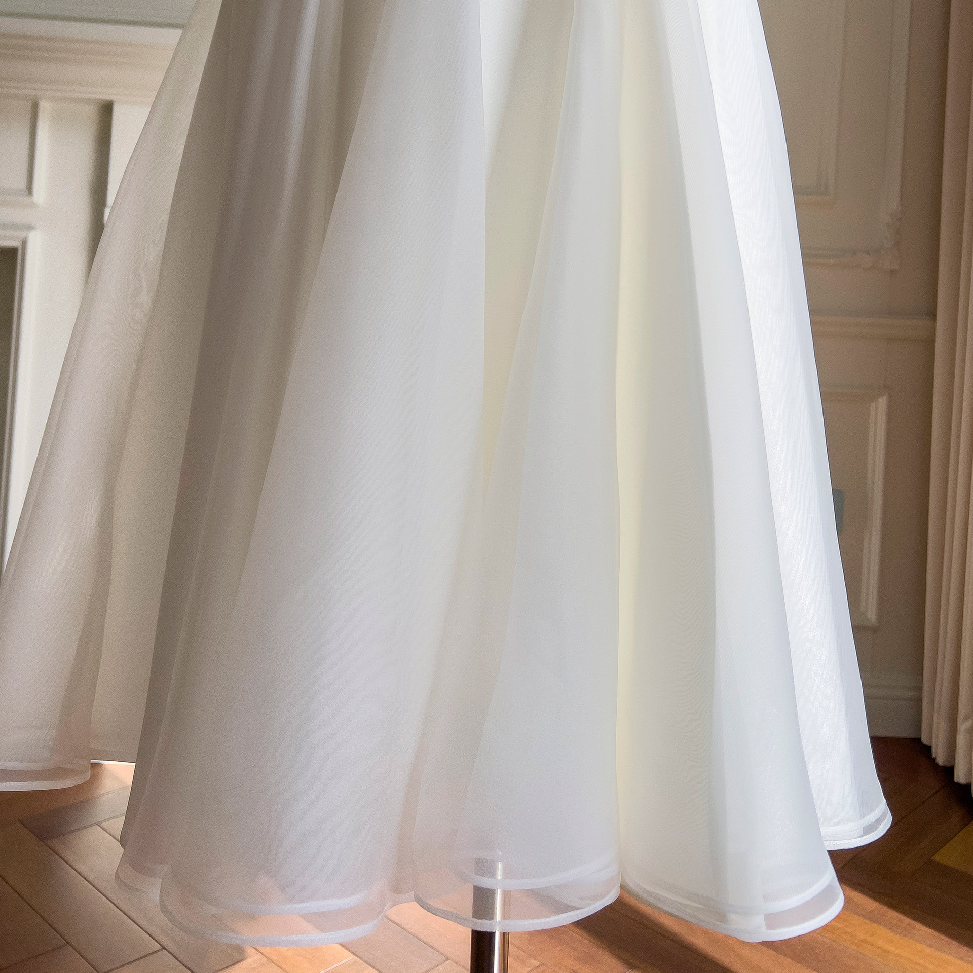 カラードレス パーティードレス 白 シンプル 韓国風 パーティー 演奏会 前撮り お呼ばれ 68462