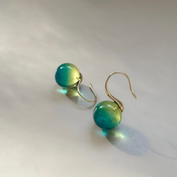 【春色ピアス】エメラルドイエロー アンバー ドロップピアス/ 金具変更可（シルバー・イヤリング・ステンレス）天然琥珀 7枚目の画像