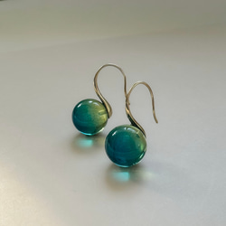 【春色ピアス】エメラルドイエロー アンバー ドロップピアス/ 金具変更可（シルバー・イヤリング・ステンレス）天然琥珀 5枚目の画像