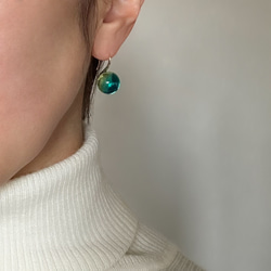 【春色ピアス】エメラルドイエロー アンバー ドロップピアス/ 金具変更可（シルバー・イヤリング・ステンレス）天然琥珀 8枚目の画像