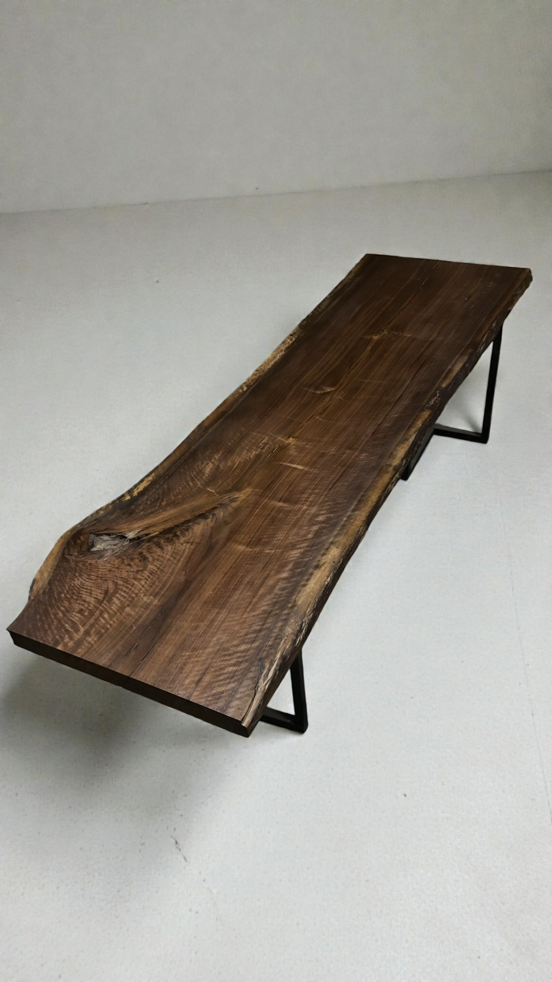 ウォールナット一枚板2200mm｜深い色艶と静かな存在感が美しい無垢天板 71,500円