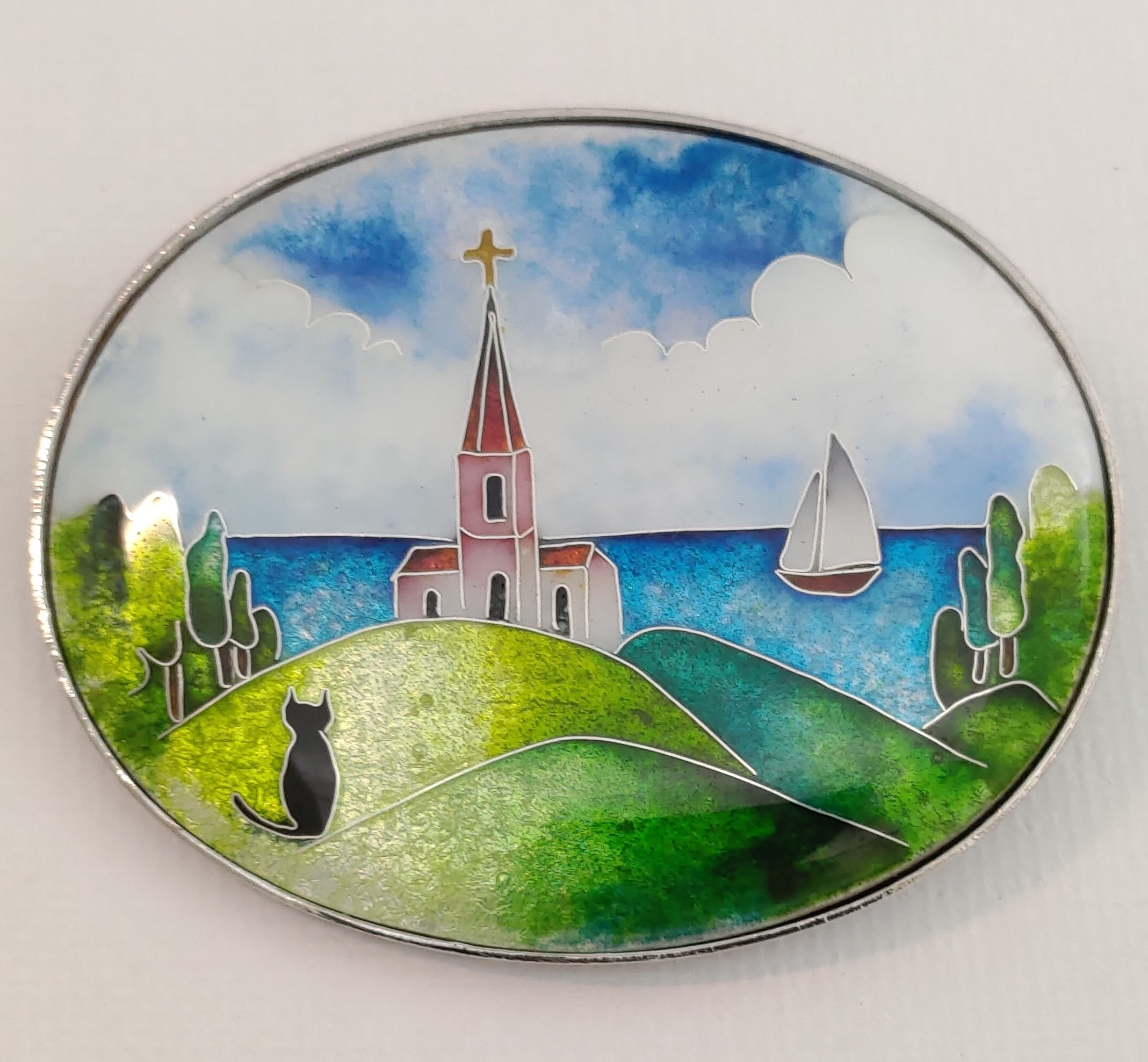 七宝焼きブローチ 【黒猫が見つめる海辺の風景】