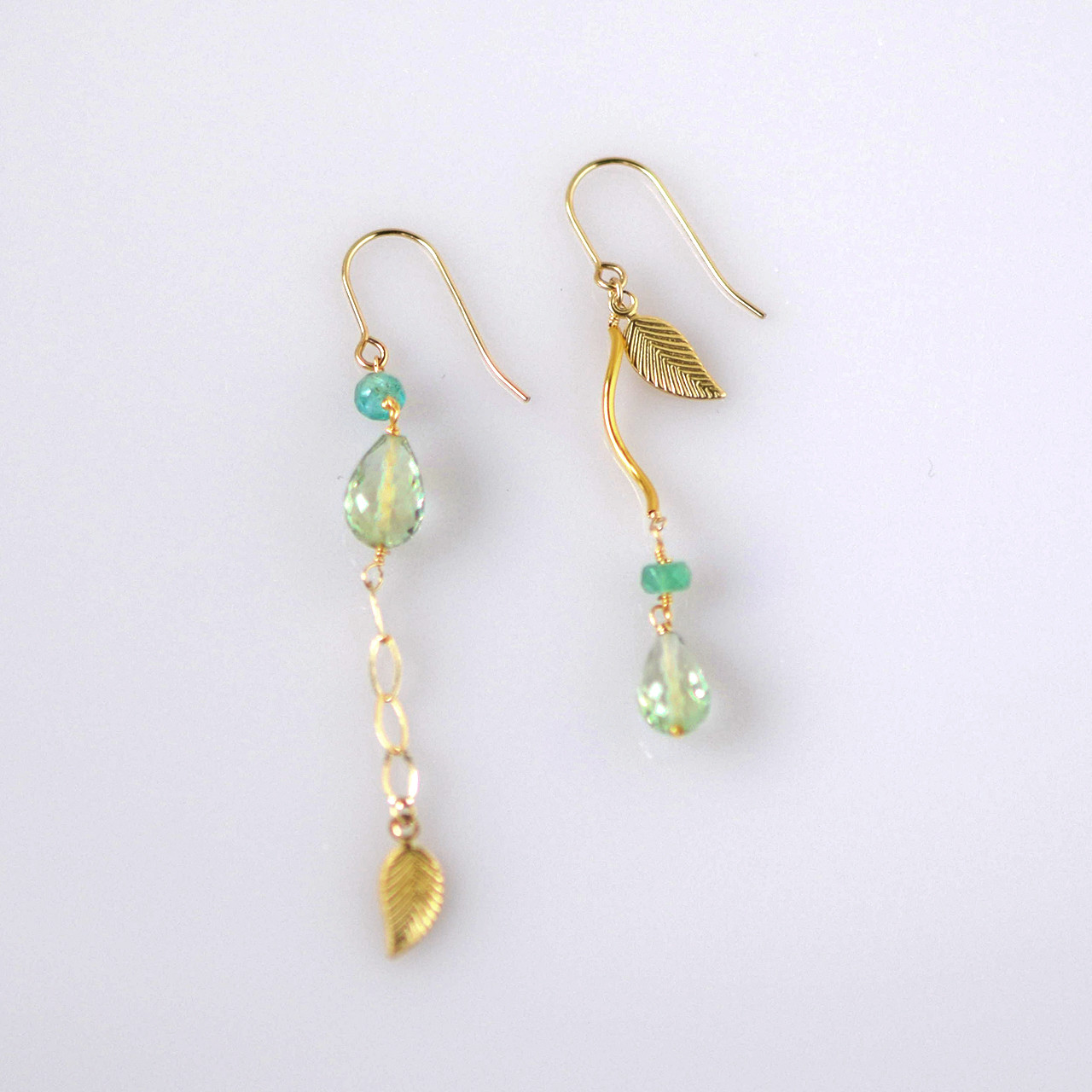 新緑のささやき ― Whisper of Verdureプラジオライトxエメラルドアシンメトリーピアス14kgf