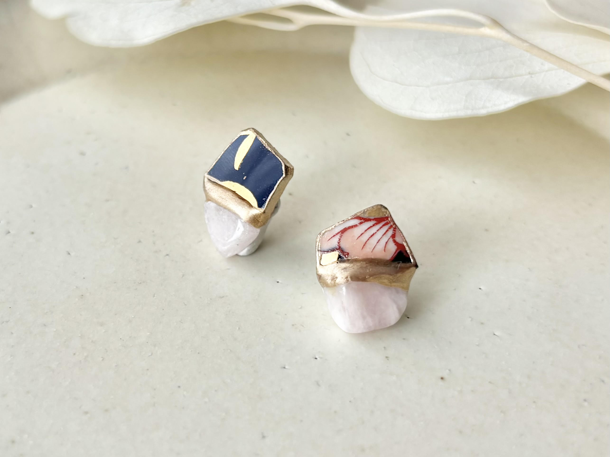 【金具が選べる】有田焼　金継ぎ　ピアス　イヤリング　ピンク　花柄　モルガナイト　天然石　伝統工芸　＃473