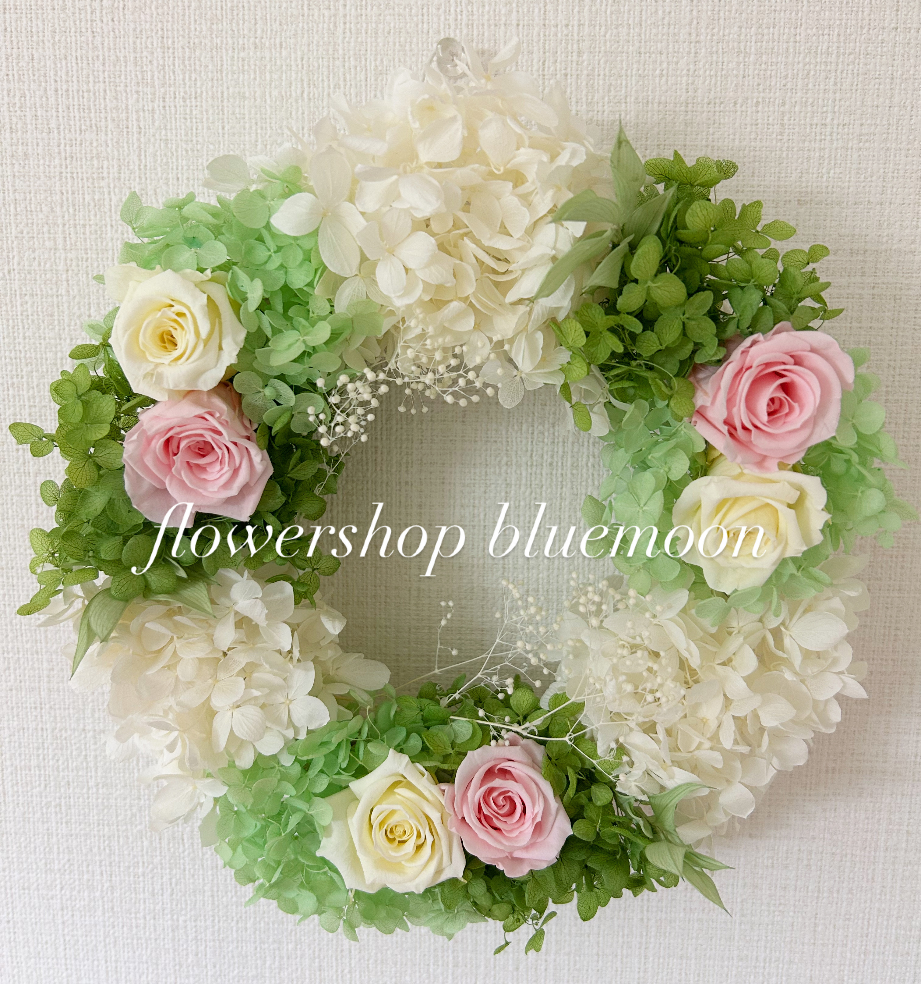 ホワイト×ピンク　プリザーブドフラワーリース　春2026 23センチ