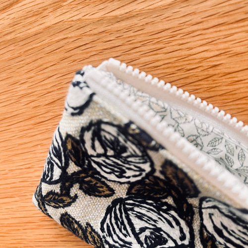 mina perhonen rosy バラの模様の刺繍 ミニポーチ カード入れ ミナ