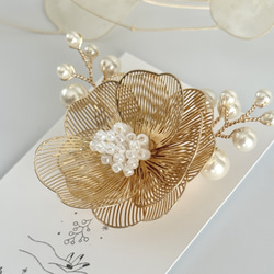金金屬花朵珍珠胸針/腕花 | 儀式 | 入場儀式 | 畢業典禮 | 婚禮 | 優雅 | 正式 第4張的照片
