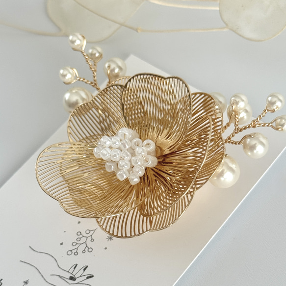 金金屬花朵珍珠胸針/腕花 | 儀式 | 入場儀式 | 畢業典禮 | 婚禮 | 優雅 | 正式 第4張的照片