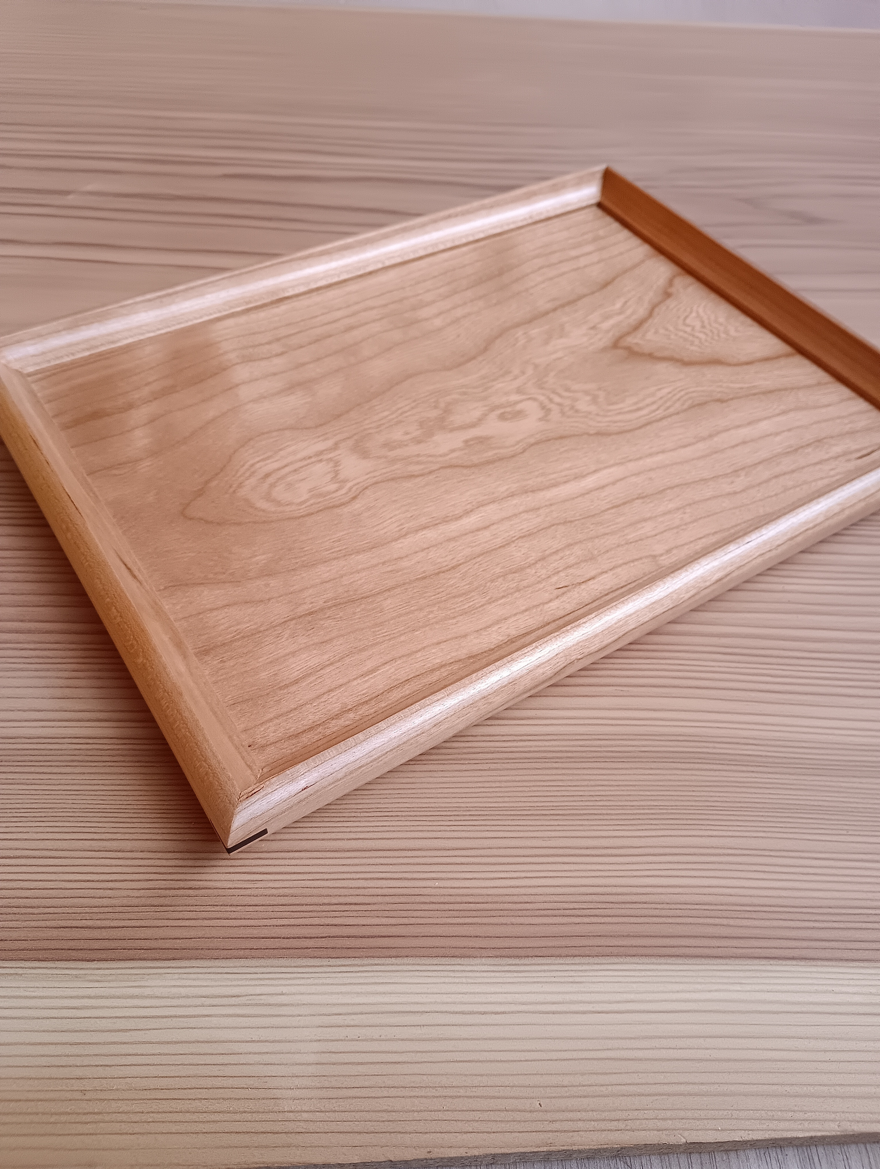 チェリーのトレイ　一枚板