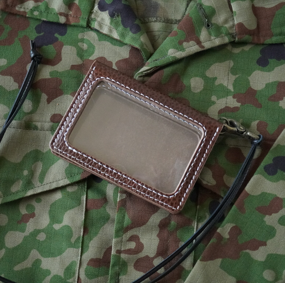自衛官用の身分証ケース　シボ革　チョコ　mbc-02