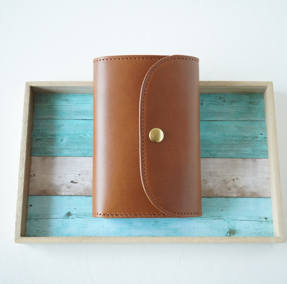 三つ折り財布　ブッテーロ　キャメル