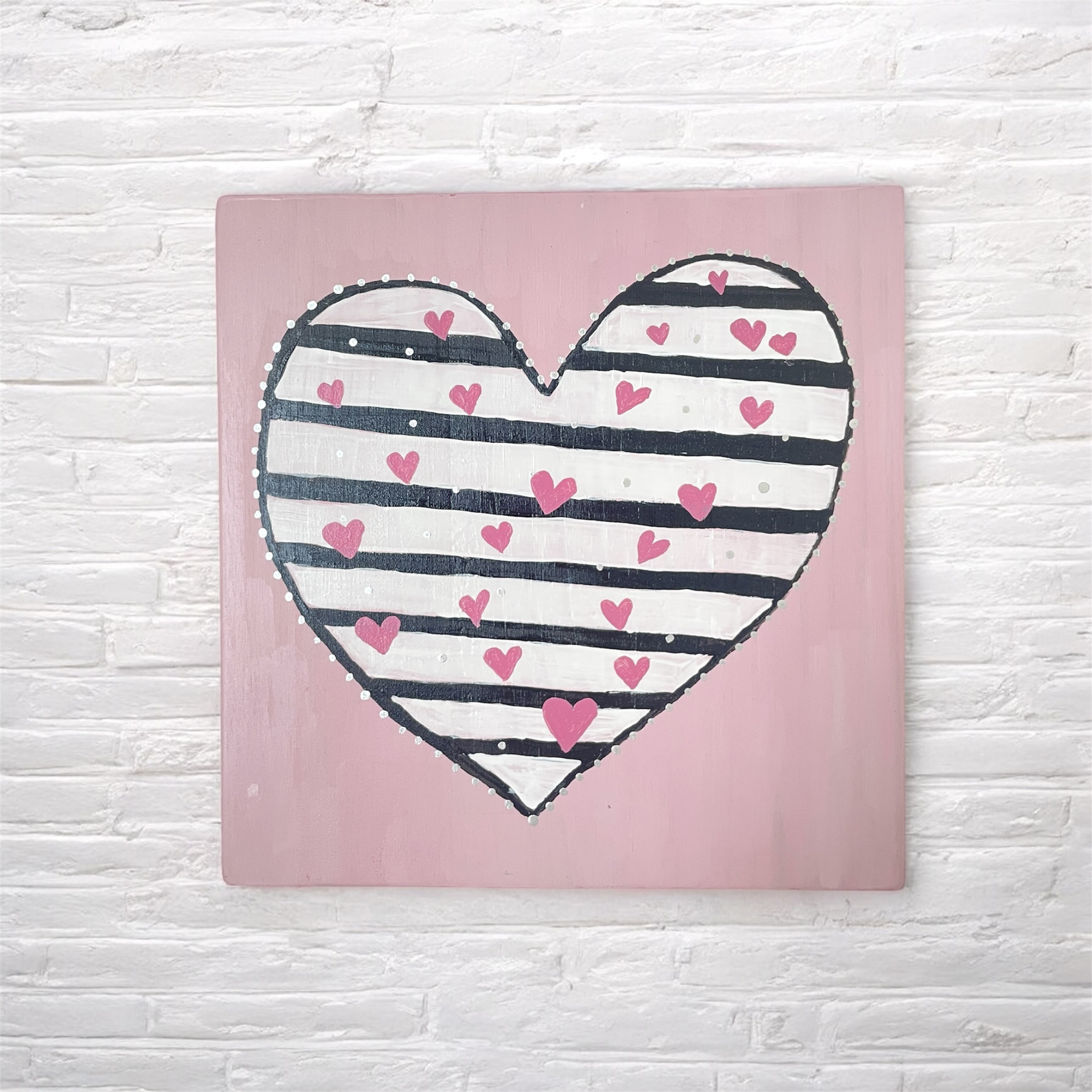 【海外風インテリアアート】ピンク×ハートキャンバス 20cmお部屋が一気に明るくなるウォールアート／玄関・リビングなど