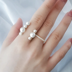 創作キュウイツルスワッグ ミモザ＆高砂ユリホワイト スワッグ