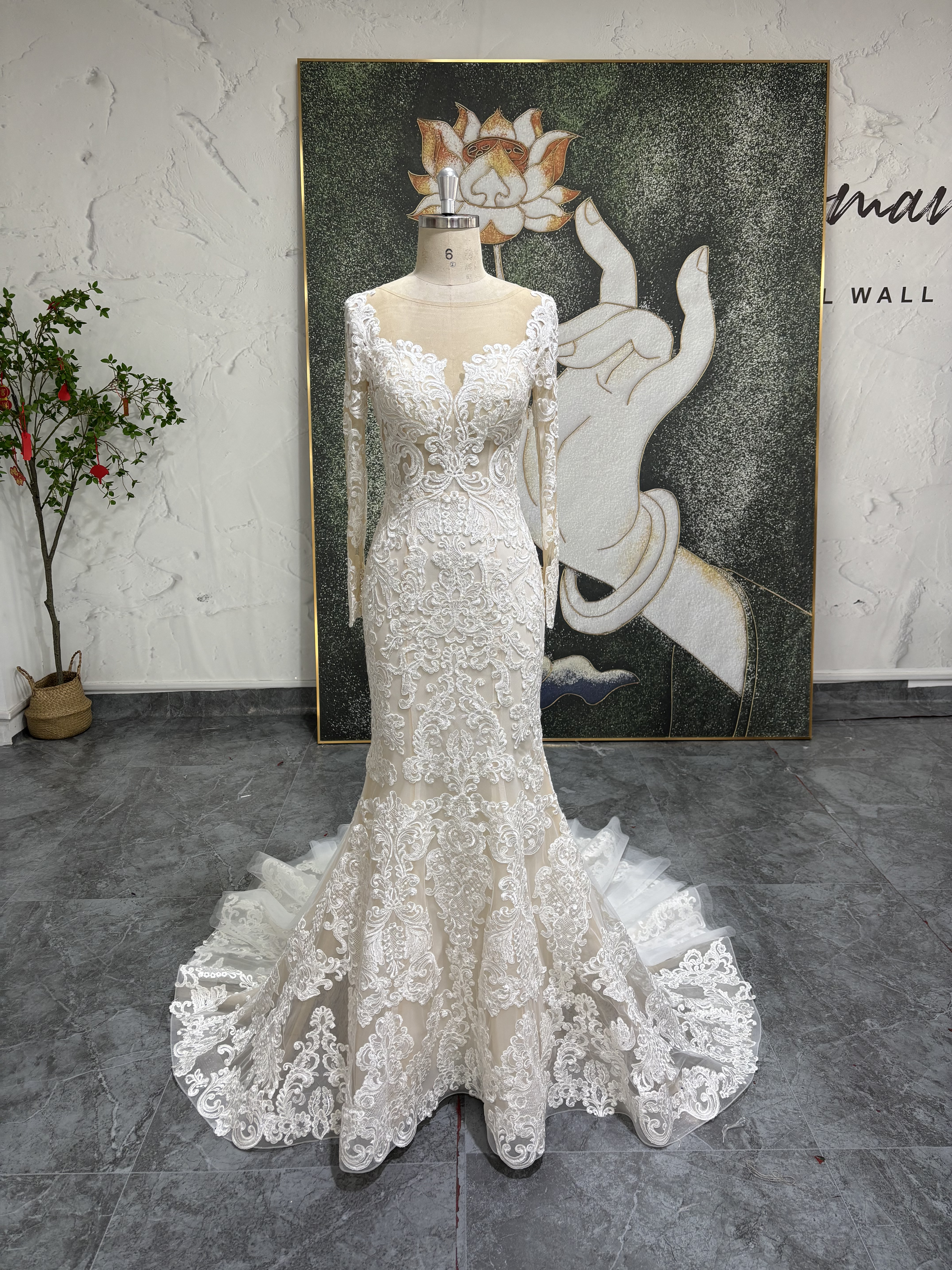 高級感溢れる　クラシカル　アンティークなドレス　フランスレース　長袖秋婚冬婚　マーメイドウェディングドレス　サイズオーダ