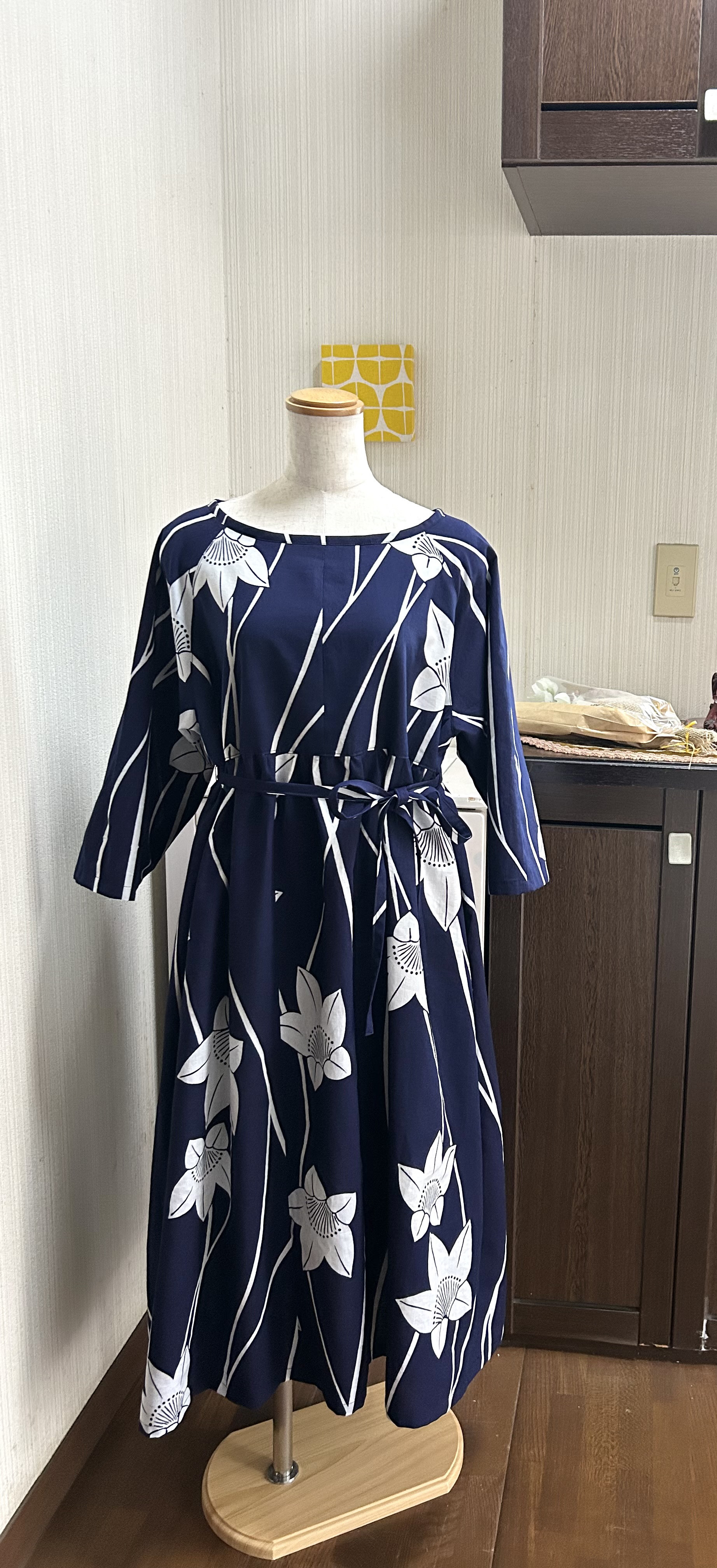 綿　ラグラン　ハイウエスト　ワンピース　浴衣　反物　濃紺　キキョウ花柄　リボンベルト　着物リメイク　364