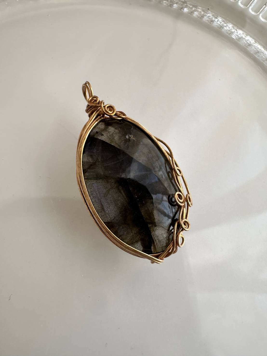 【Coco Angeシリーズ】魔法と直感の石 陰陽の両方の波動を持つ神秘的な石  天然石エナジーペンダントトップ