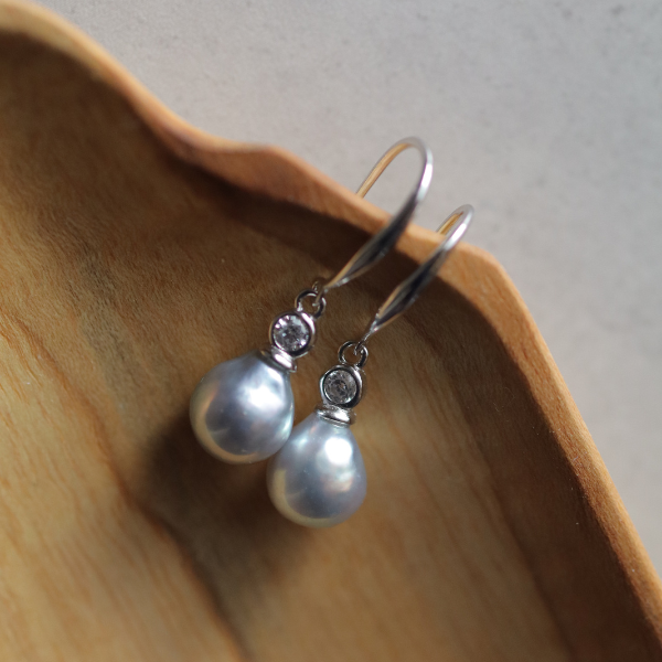 グレーアコヤとジルコニアのフックピアス　選べる　Silver925 あこや真珠 cz ギフト