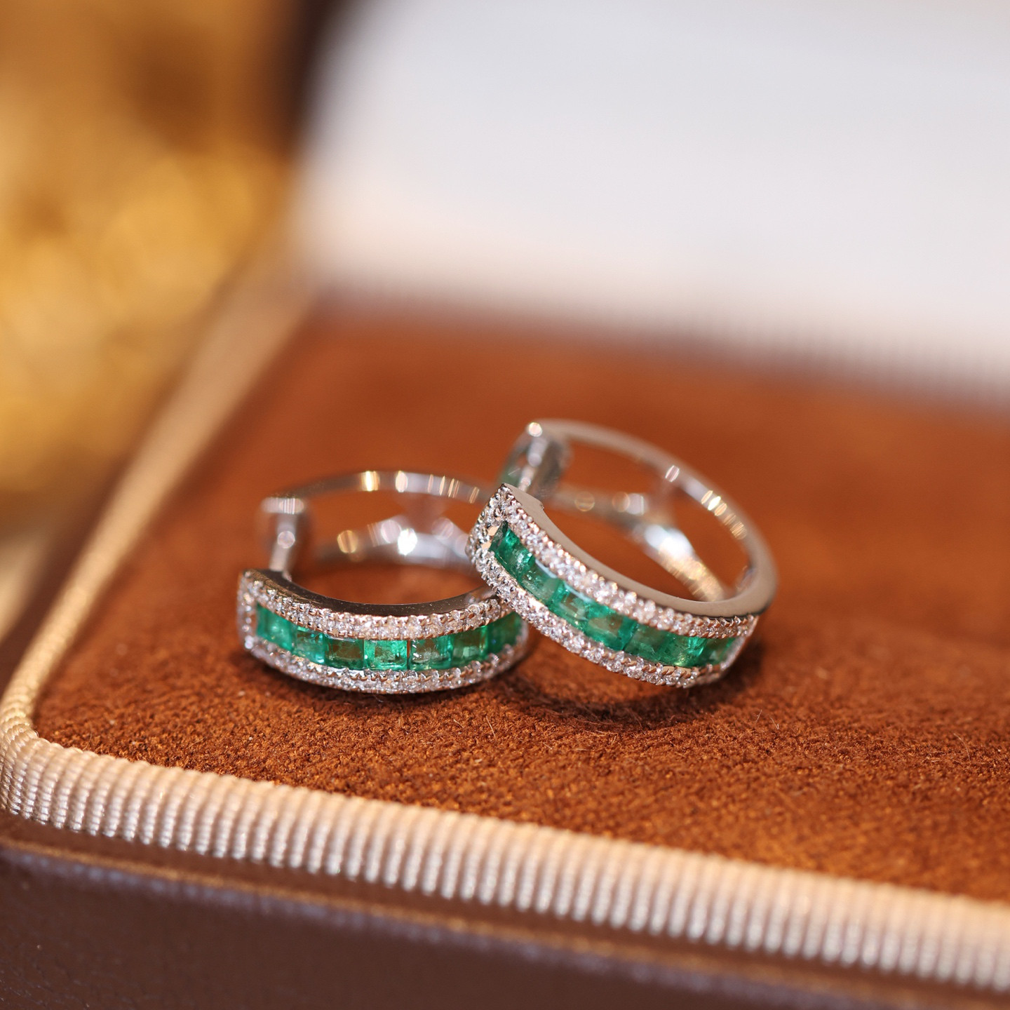 天然ダイヤモンド付きエメラルドピアスk18 4401