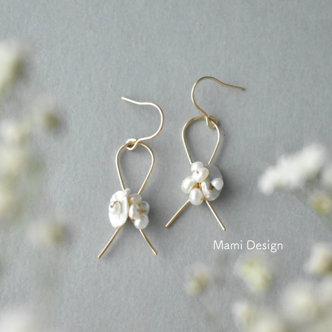 14KGF 淡水パールのリボンピアス 花びらパール