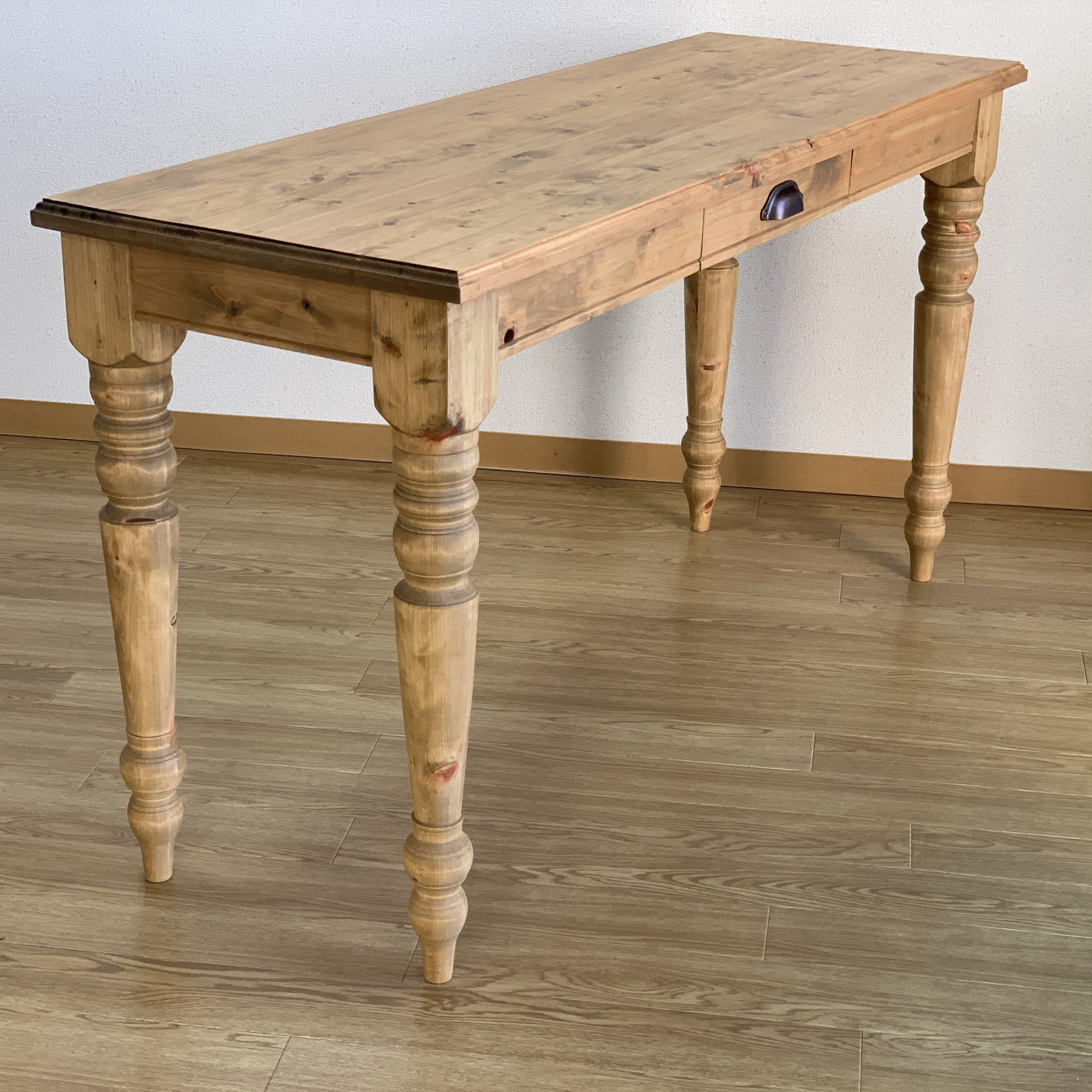 【ろくろ脚引出し付きデスク】無垢材天板とろくろ脚のデスク　幅１２０ｃｍ