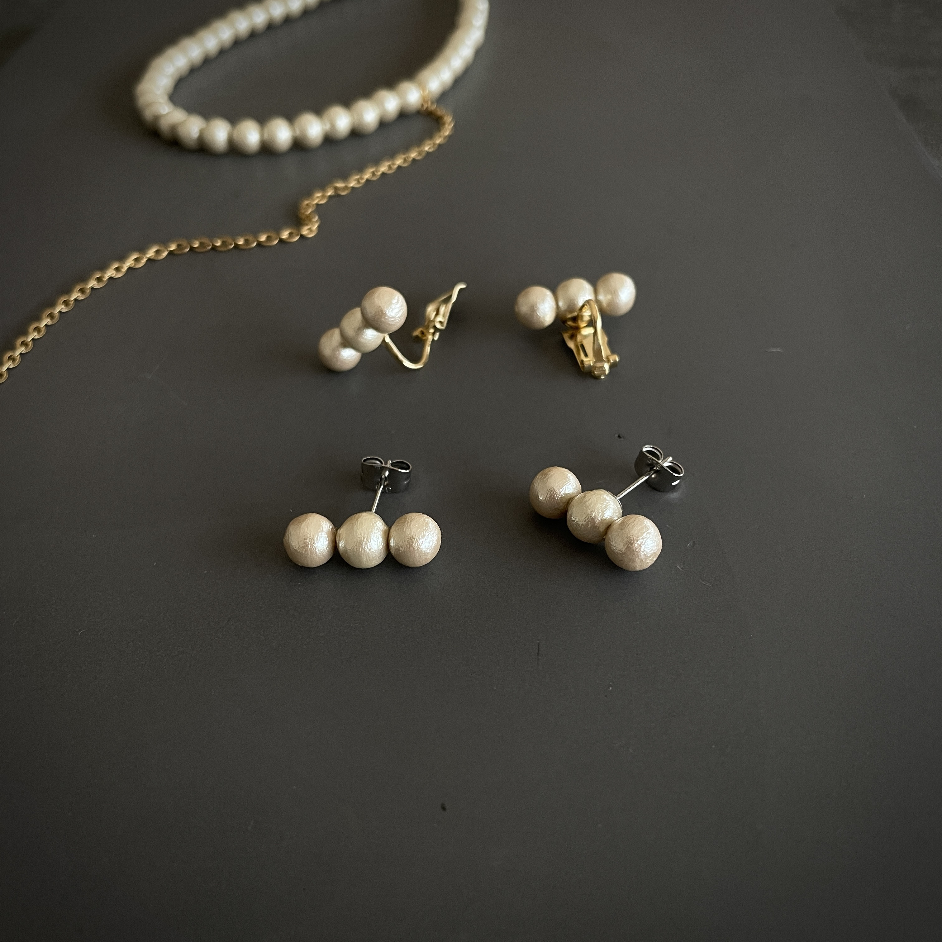 コットンパールラインピアス（イヤリング）〈578/579〉