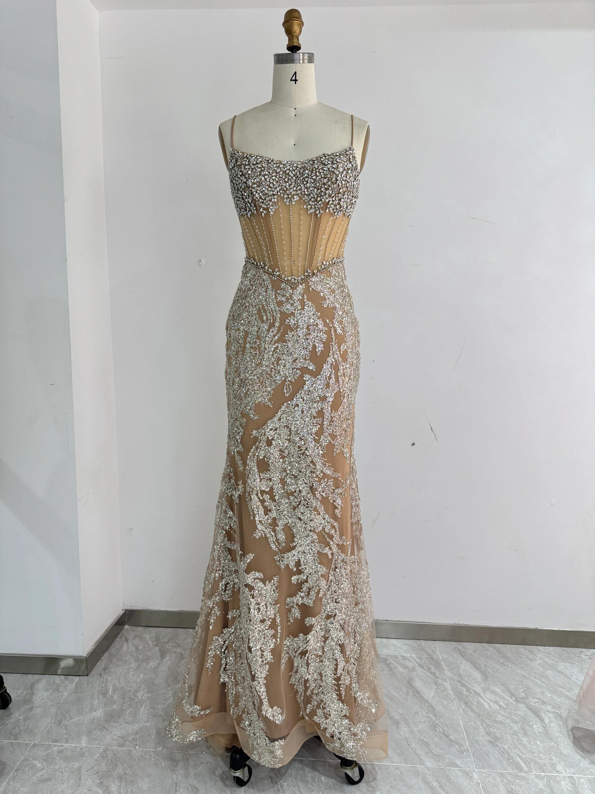 大好評　ブラウン　マーメイドドレス　たっぷりビジュー　キラキラ　王道派　チャック　大人気　エレガント優雅　カラードレス