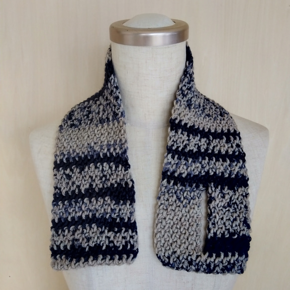 小さなマフラー【グレージュ×紺・青】 3枚目の画像