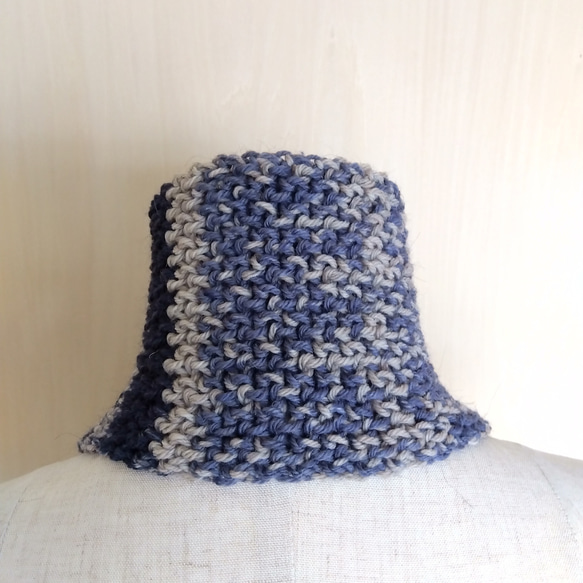 小さなマフラー【グレージュ×紺・青】 4枚目の画像