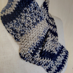 小さなマフラー【グレージュ×紺・青】 2枚目の画像