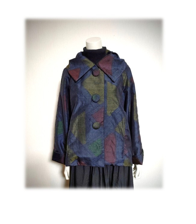 44＊大島紬　新作　ジャケット　昭和レトロ　着物リメイク 　花柄　黒×紺系