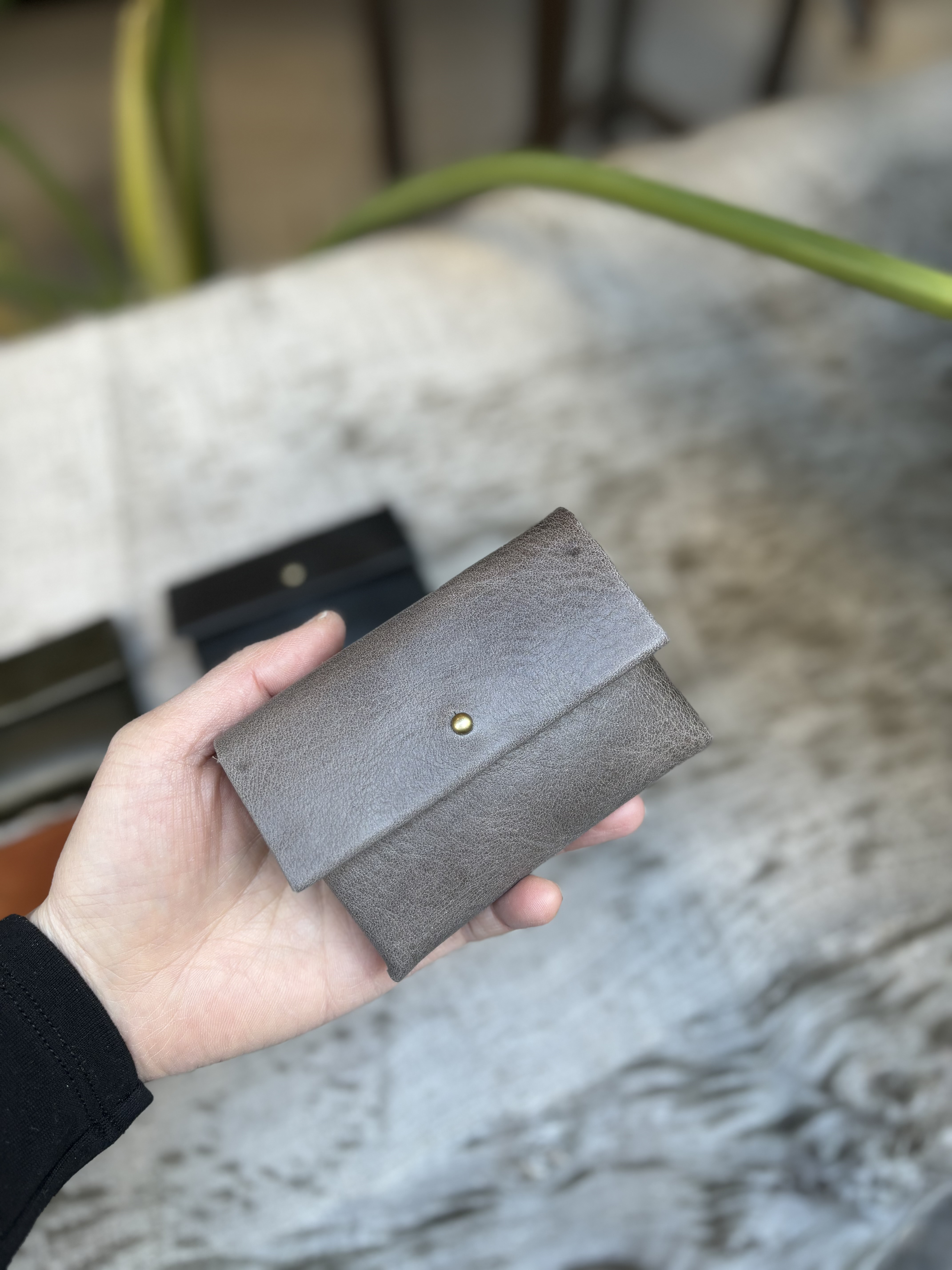 名刺も入るギボシのミニ財布/国産牛革/コンパクト