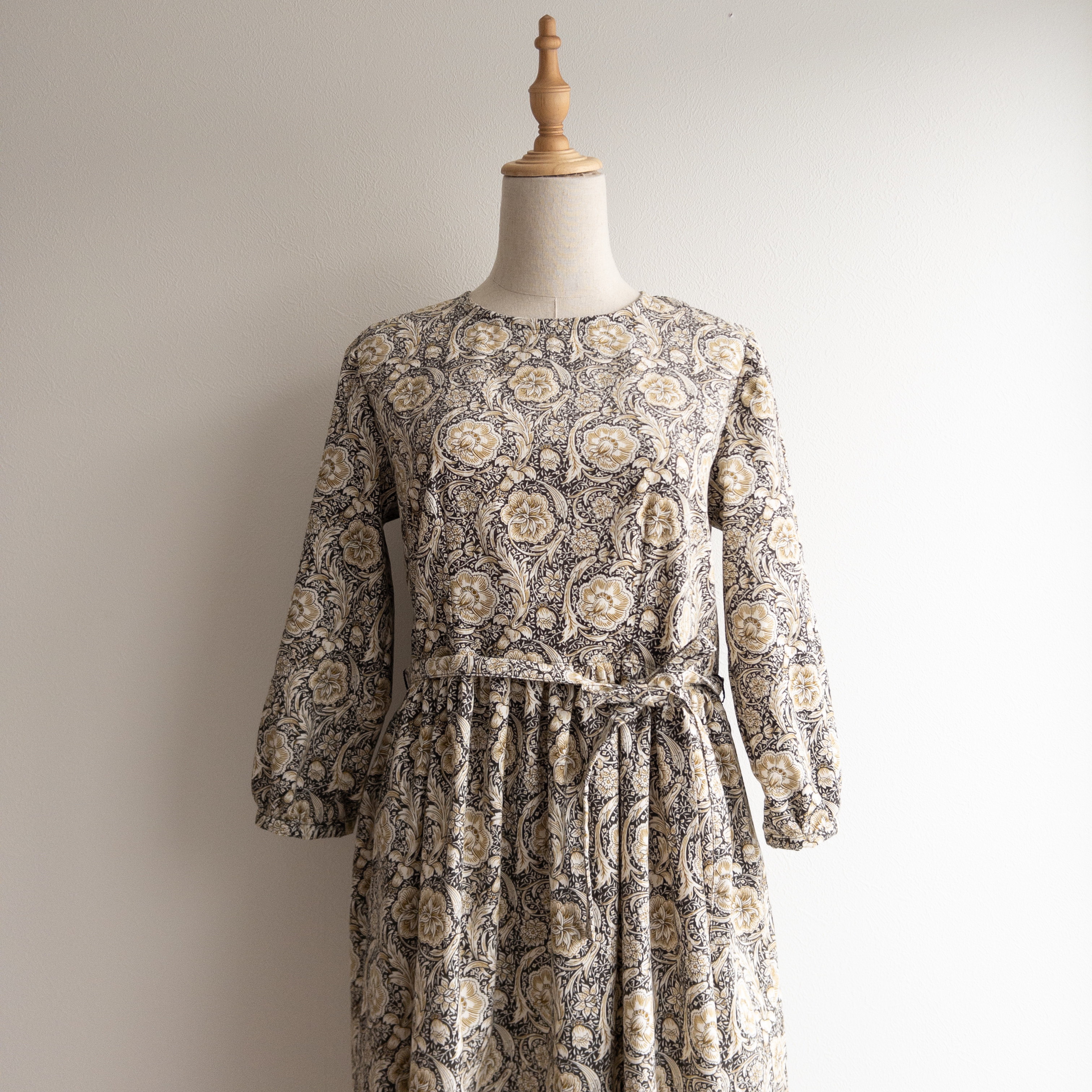 《完成品》フィネスホール　理想の2wayワンピース　リバティ　七分袖　コーデュロイ