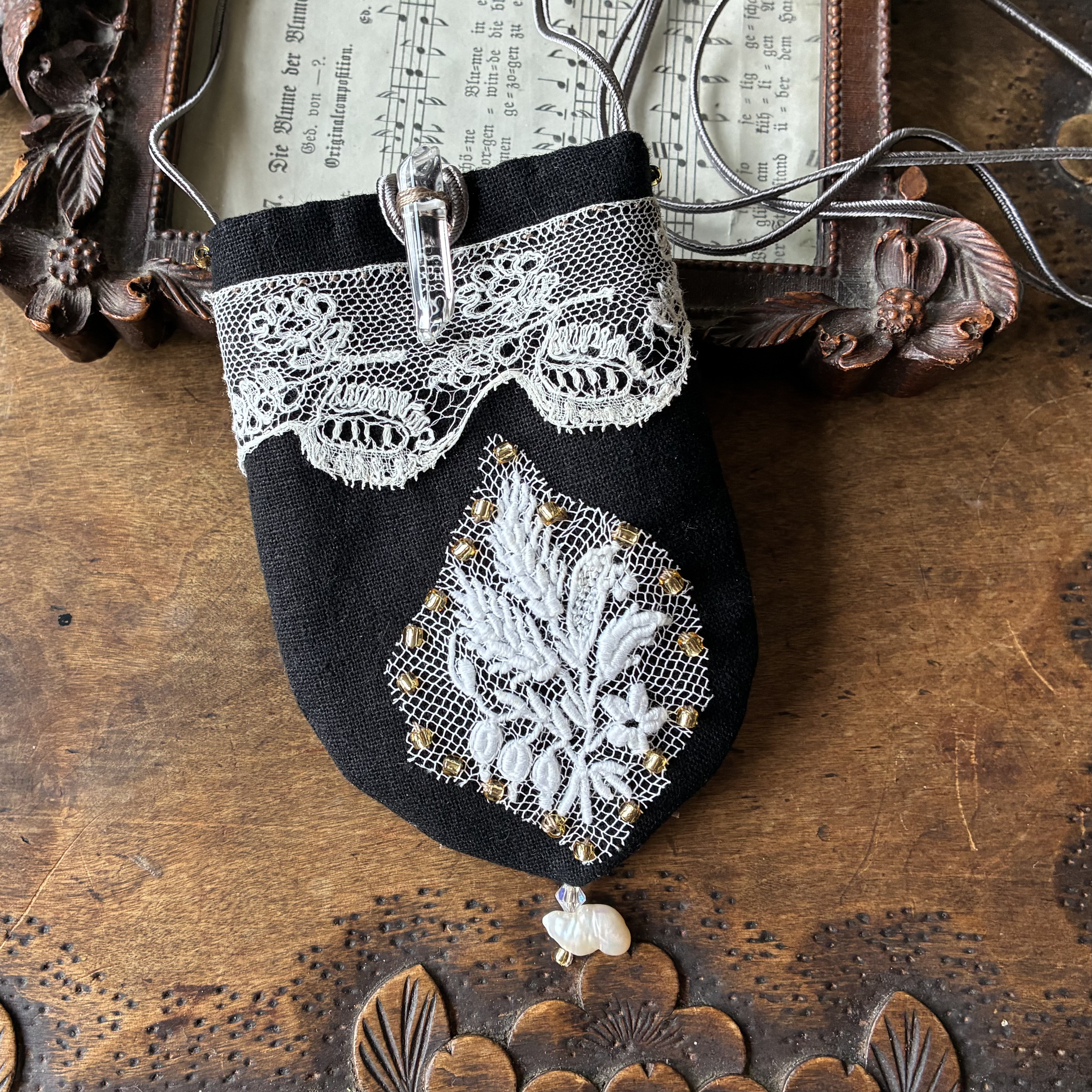 Amulette*お守りネックレス*アンティーク*コラージュ*お守り装身具*水晶*天然石