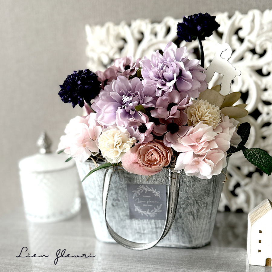 フラワーギフト ダリア アネモネ 香りつき 犬 猫 ピック 供花 ギフト ブリキ バスケット