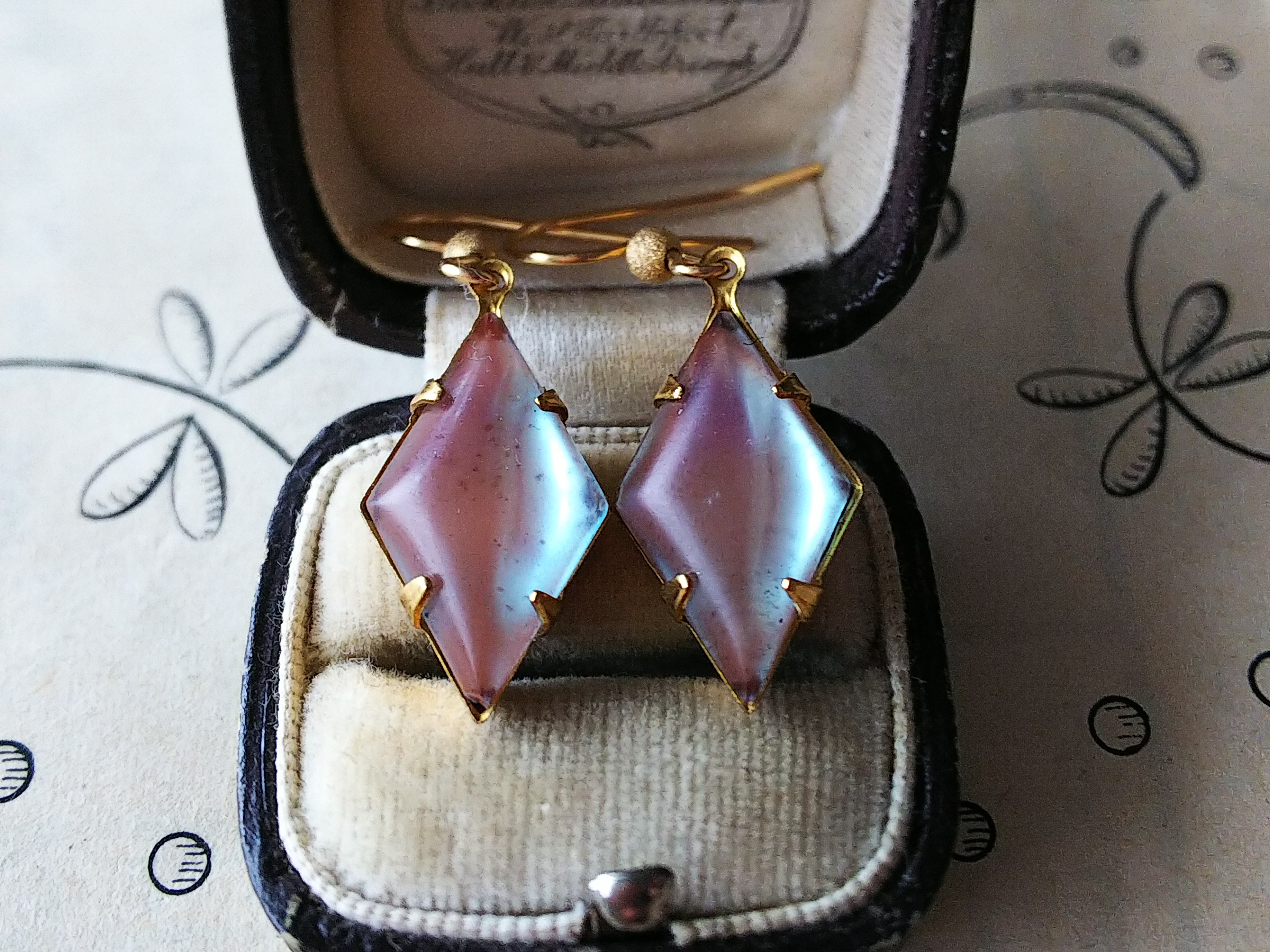 サフィレット　ダイヤ型（約21×12㎜）　14Kgfスターダストボールピアス