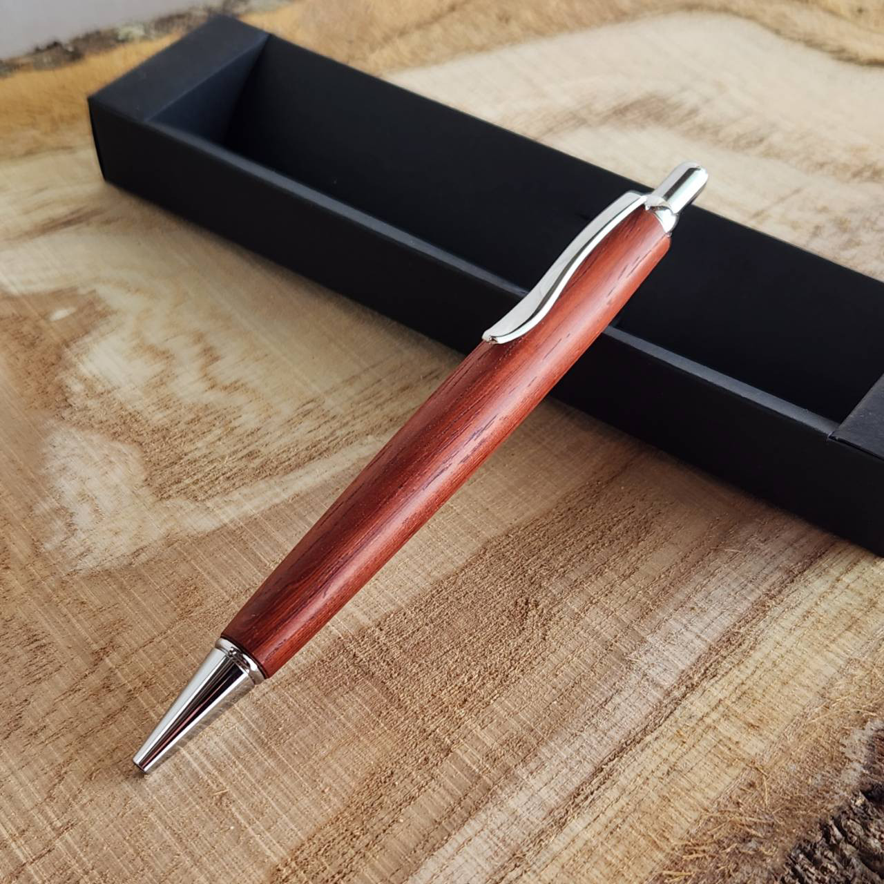 [8g1]パドックの木軸ペン(ワンピース）