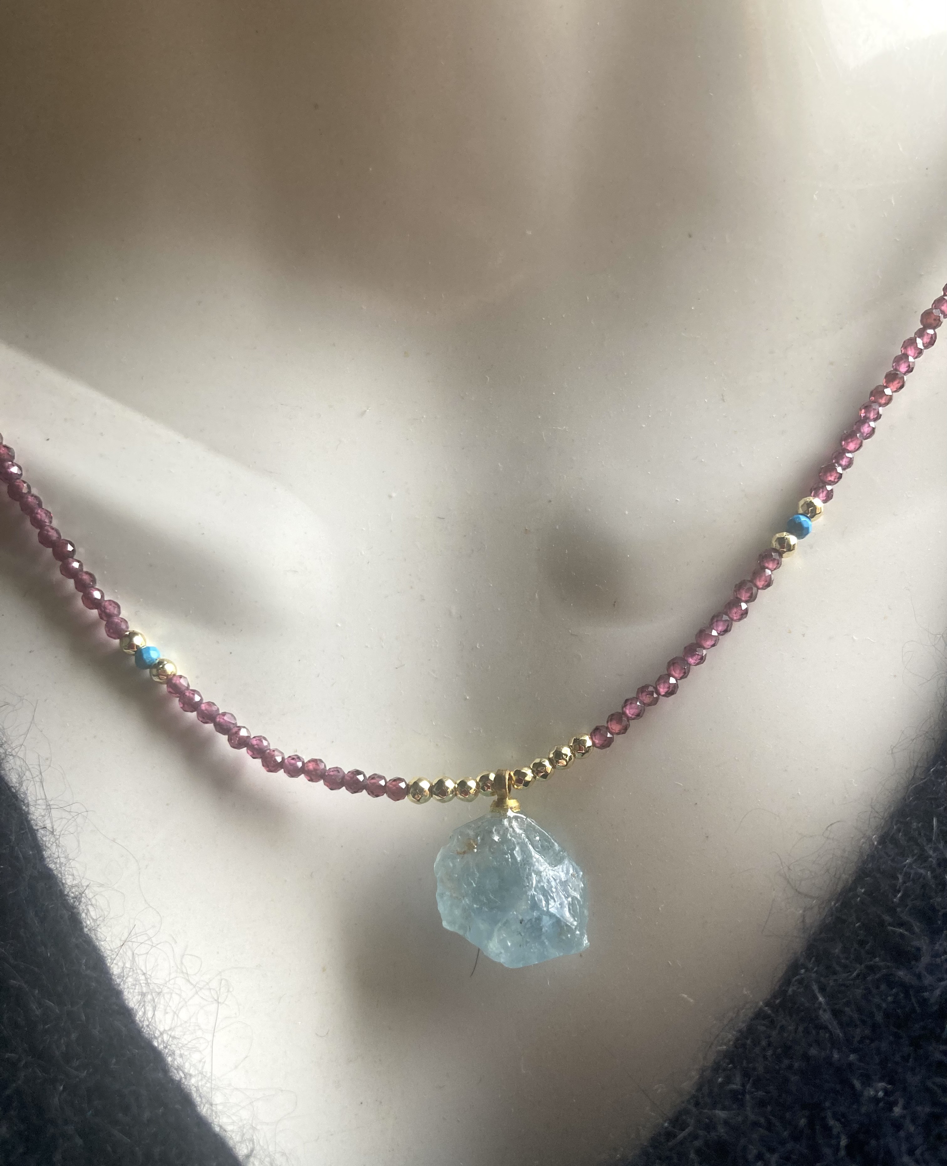 14kgf＊Marine Serenity & Garnet Glow  アクアマリン原石とガーネットの首飾り