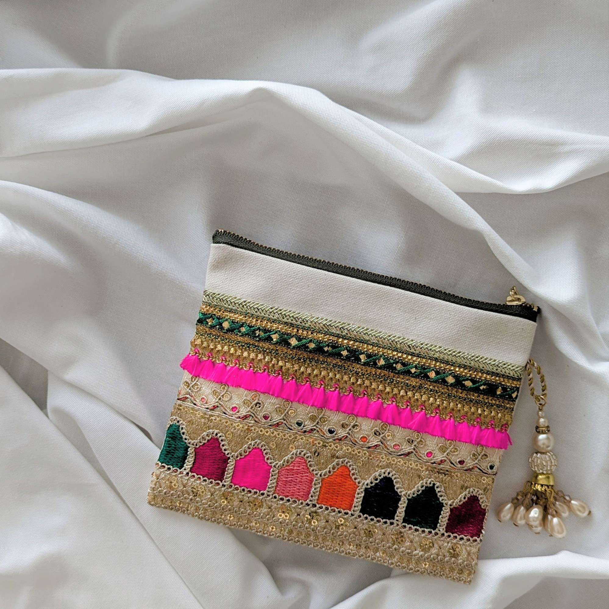 【Porch like an accessory…Colorful temple patterns】