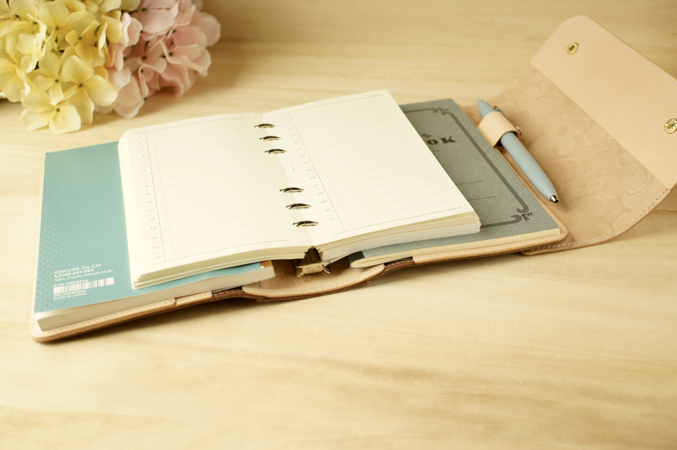 【組み合わせ自由】たっぷり挟める柔らかい風合いが優しいシュリンクレザーのバイブルサイズシステム手帳