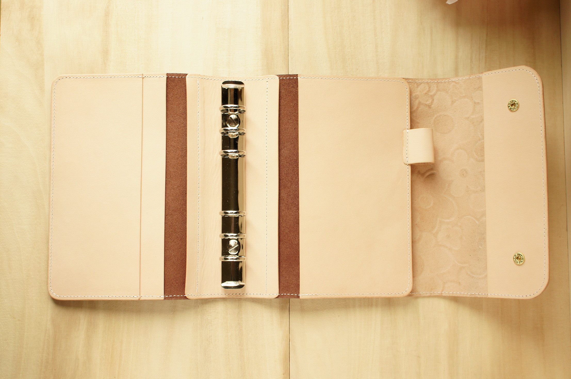 【組み合わせ自由】たっぷり挟める柔らかい風合いが優しいシュリンクレザーのバイブルサイズシステム手帳