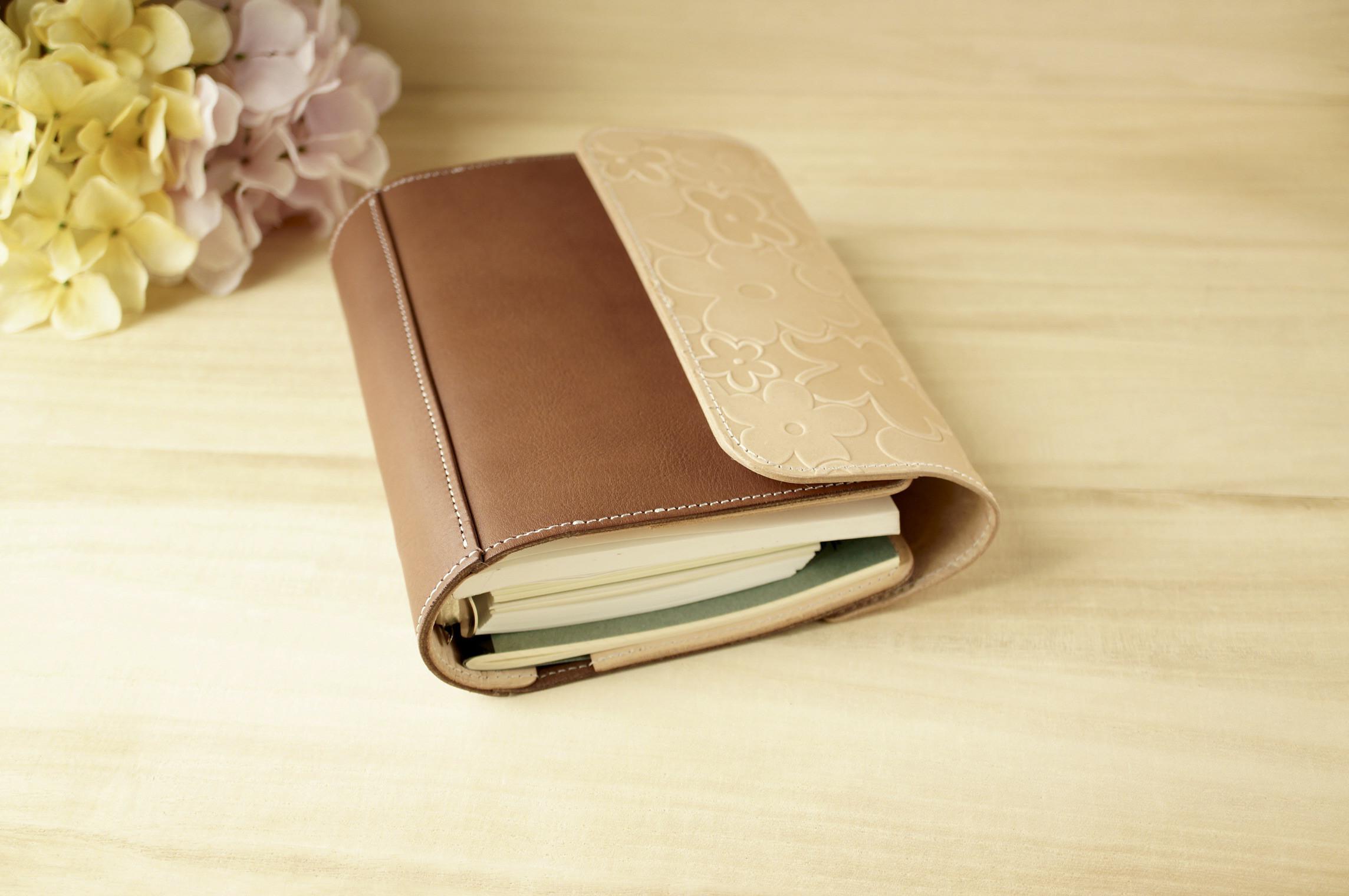 【組み合わせ自由】たっぷり挟める柔らかい風合いが優しいシュリンクレザーのバイブルサイズシステム手帳