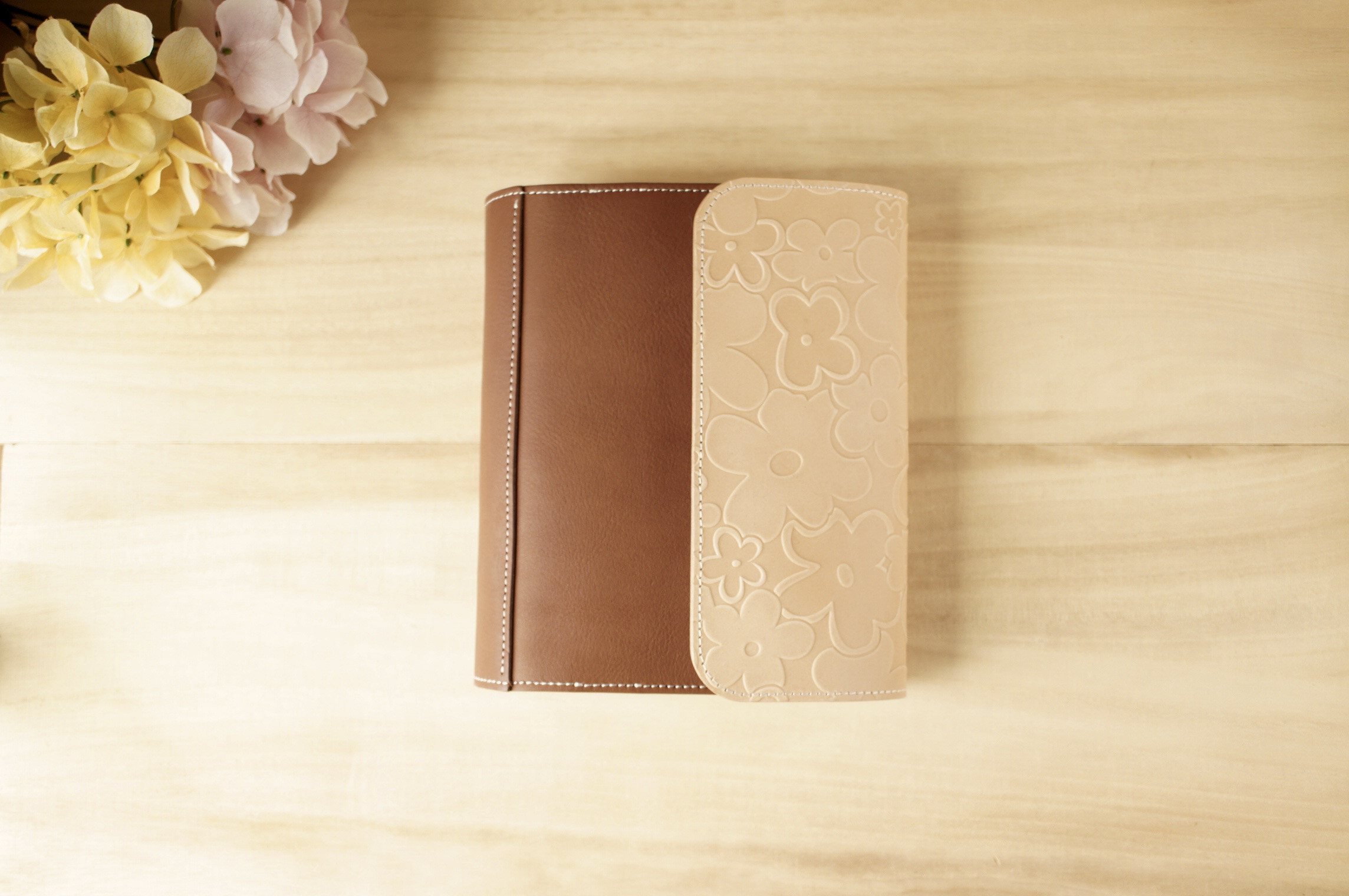 【組み合わせ自由】たっぷり挟める柔らかい風合いが優しいシュリンクレザーのバイブルサイズシステム手帳