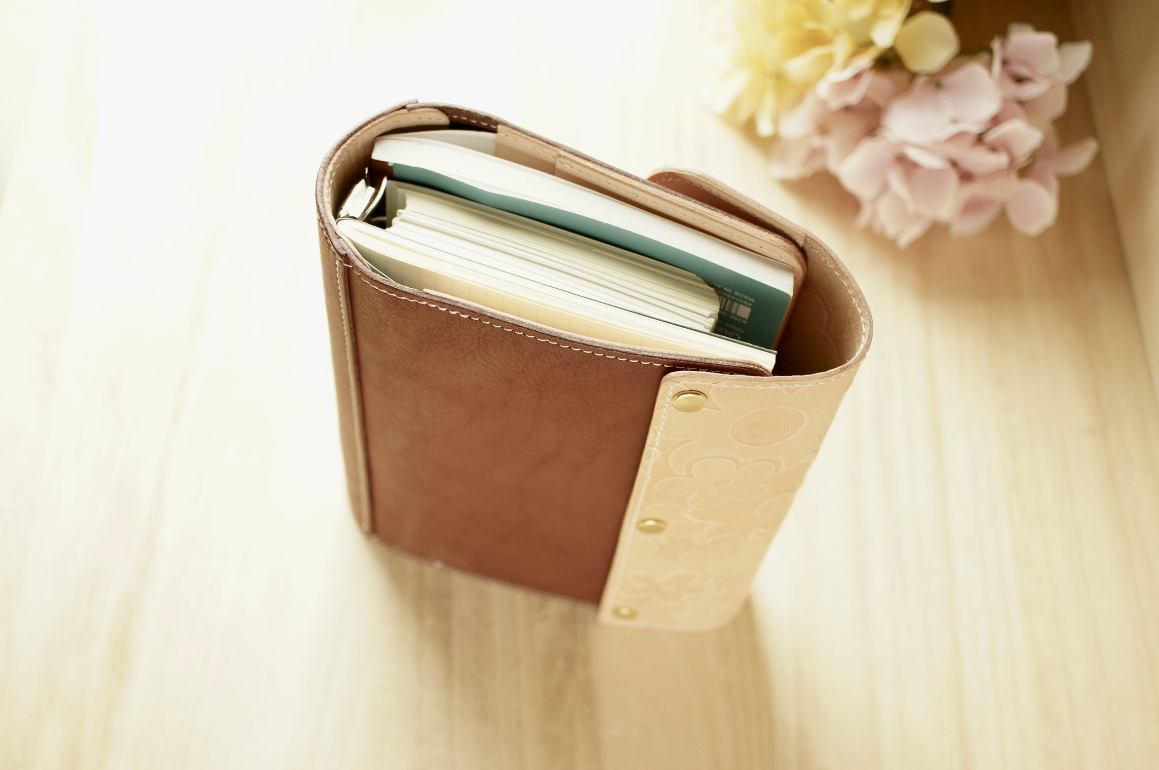 【組み合わせ自由】たっぷり挟める柔らかい風合いが優しいシュリンクレザーのバイブルサイズシステム手帳