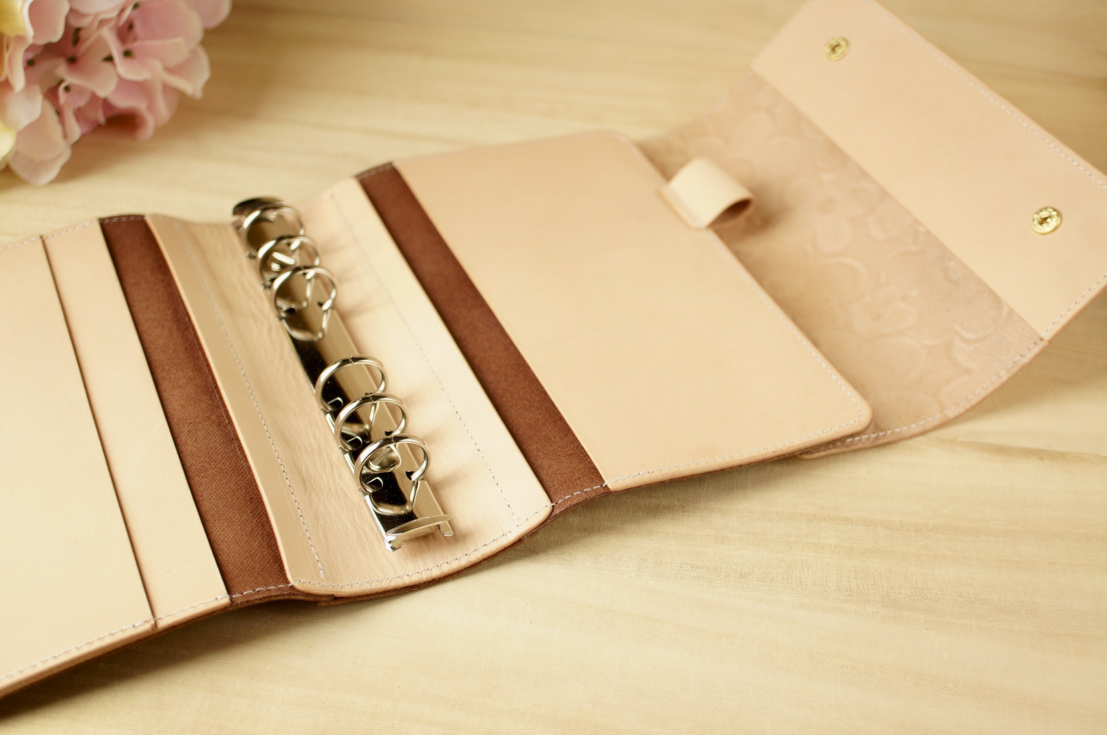 【組み合わせ自由】たっぷり挟める柔らかい風合いが優しいシュリンクレザーのバイブルサイズシステム手帳